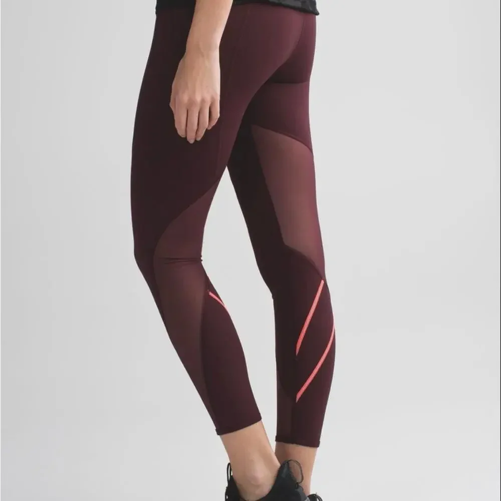 Lululemon All Meshed Up 7/8 Tight Legging Bordeaux Drama / Flash Light Size 4